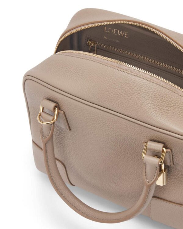 Loewe Amazona 19 Square Bag - Image 6