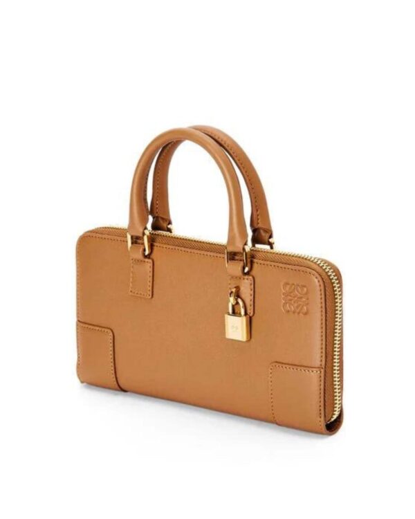 Loewe Amazona Pouch - Image 2