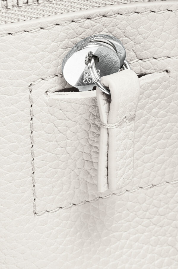 LOEWE Amazona Bag in Soft White Grained Calfskin - Image 4