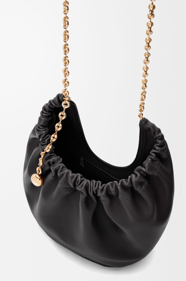 LOEWE Squeeze Medium Bag in Black Mellow Nappa Lambskin - Image 5